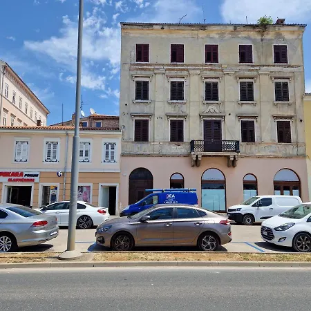 Studio Apartman Port Pula Exterior photo