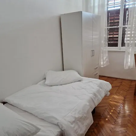 Studio Apartman Port Pula Exterior photo