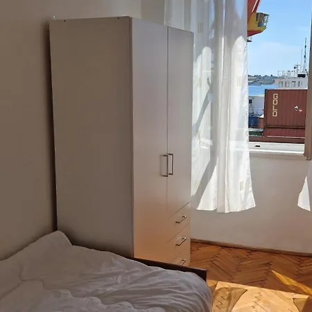 Studio Apartman Port Pula Exterior photo